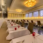 Отель Western Farnese 4*