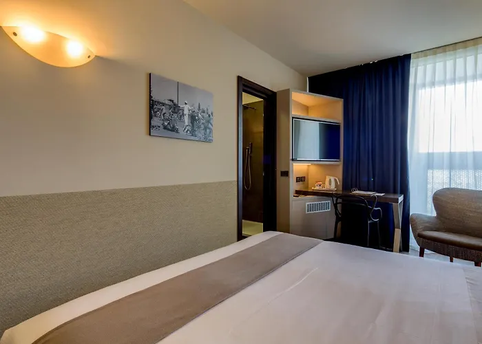 Western Farnese Hotel 4*