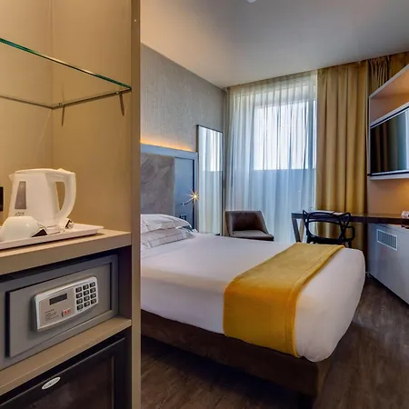 Western Farnese Hotel 4*