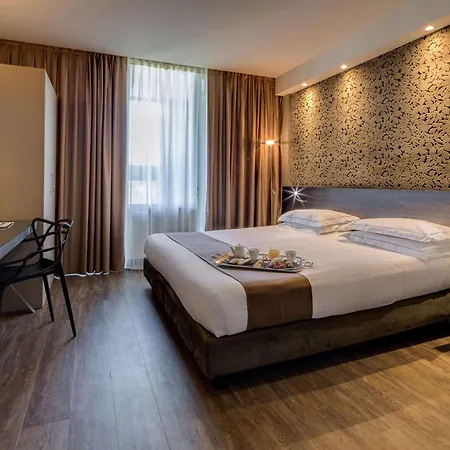 Western Farnese Hotell 4*