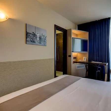 Western Farnese Hotell 4*