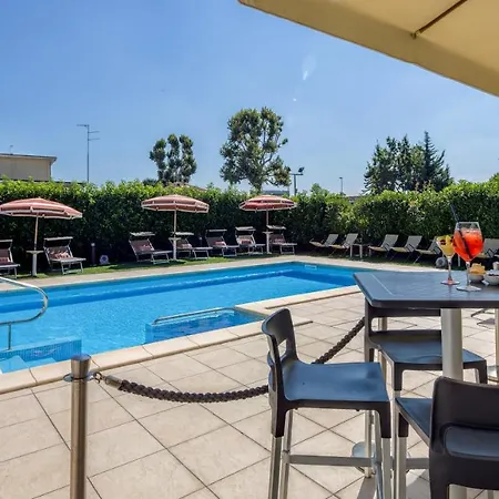 Western Farnese Hotel 4*