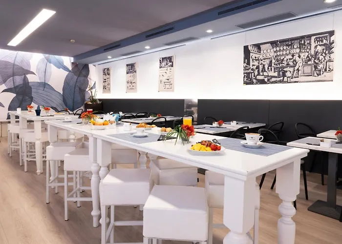 Western Farnese Отель 4*