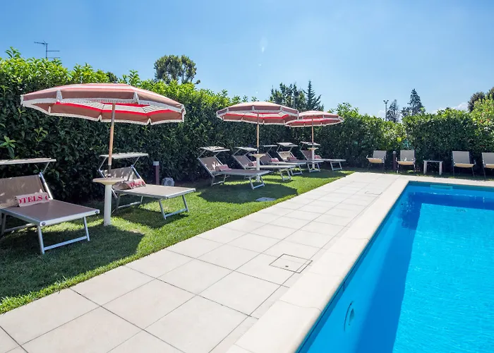 Отель Western Farnese 4*