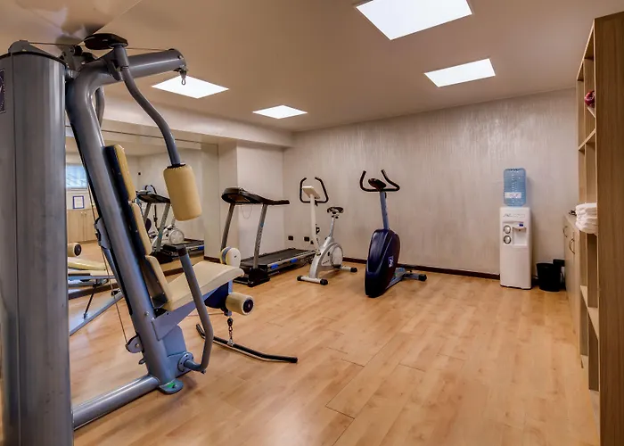 Western Farnese Отель 4*