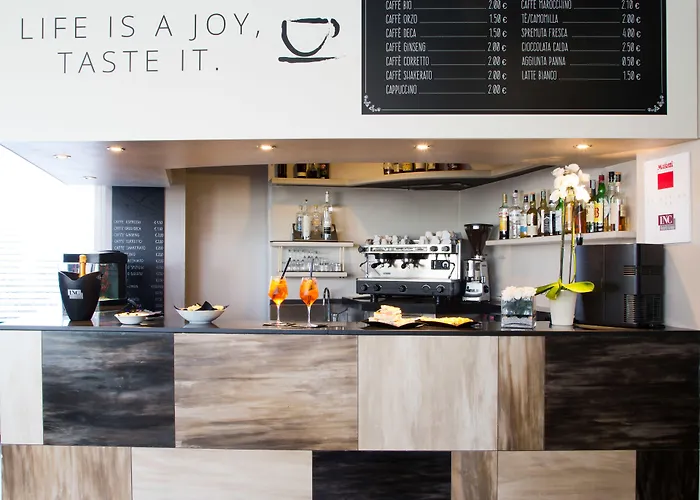 Western Farnese Отель